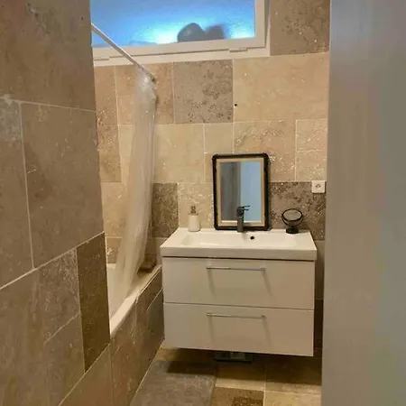 Apartment Spacieux Et Calme, Proche Centre Et Gare, Wifi Angers